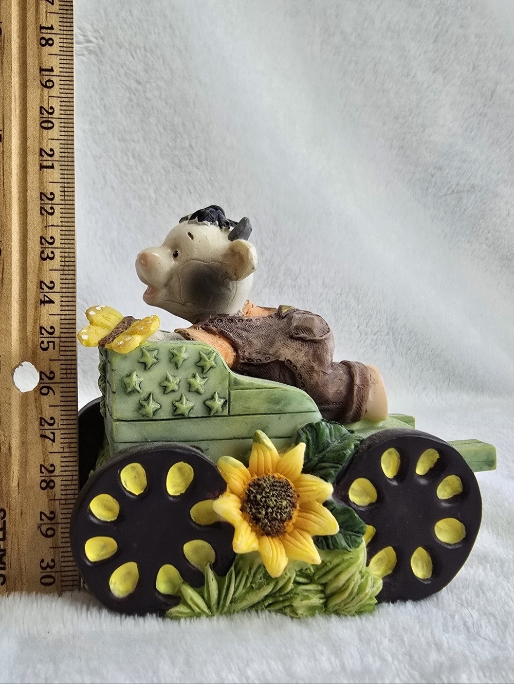 Charming Cow Figurine on Green Wagon Y2K - Picture 7 of 7